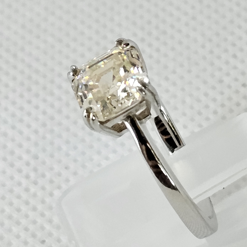 Genuine Strontium Titanate Sterling Silver Ring Size 8.5! - Picture 4 of 10